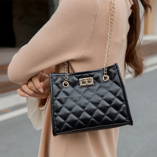 Small Chain Shoulder Bag