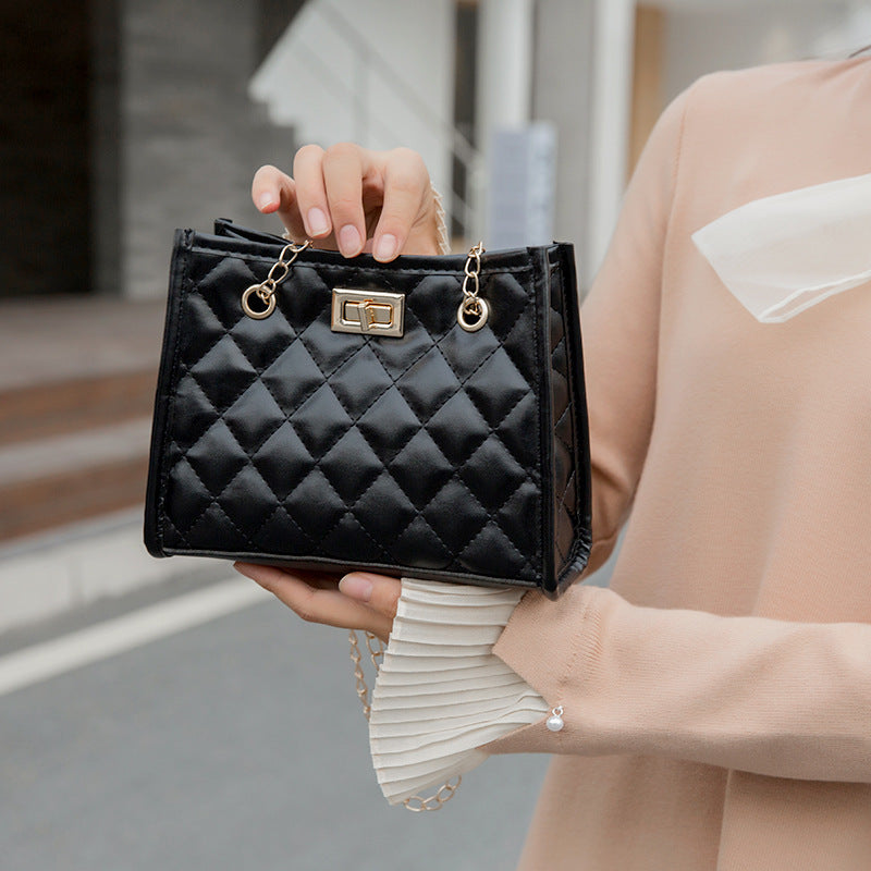 Small Chain Shoulder Bag